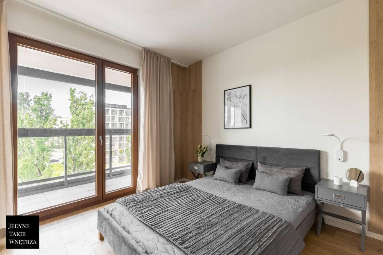 Cozy Family Apartments With Balcony Near Zlote Tarasy Warsaw Exterior photo