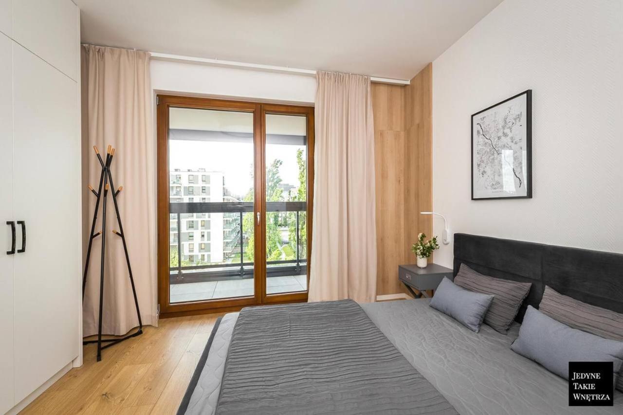 Cozy Family Apartments With Balcony Near Zlote Tarasy Warsaw Exterior photo