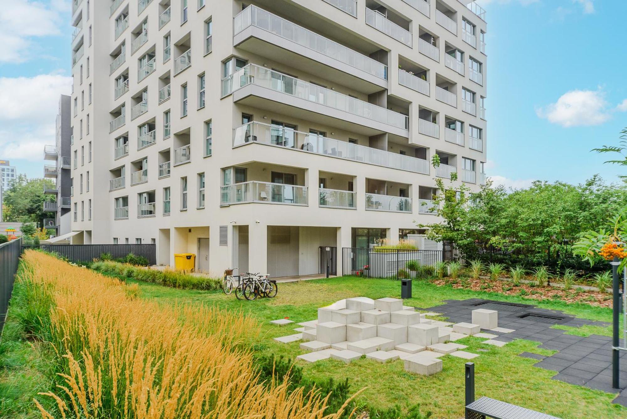 Cozy Family Apartments With Balcony Near Zlote Tarasy Warsaw Room photo