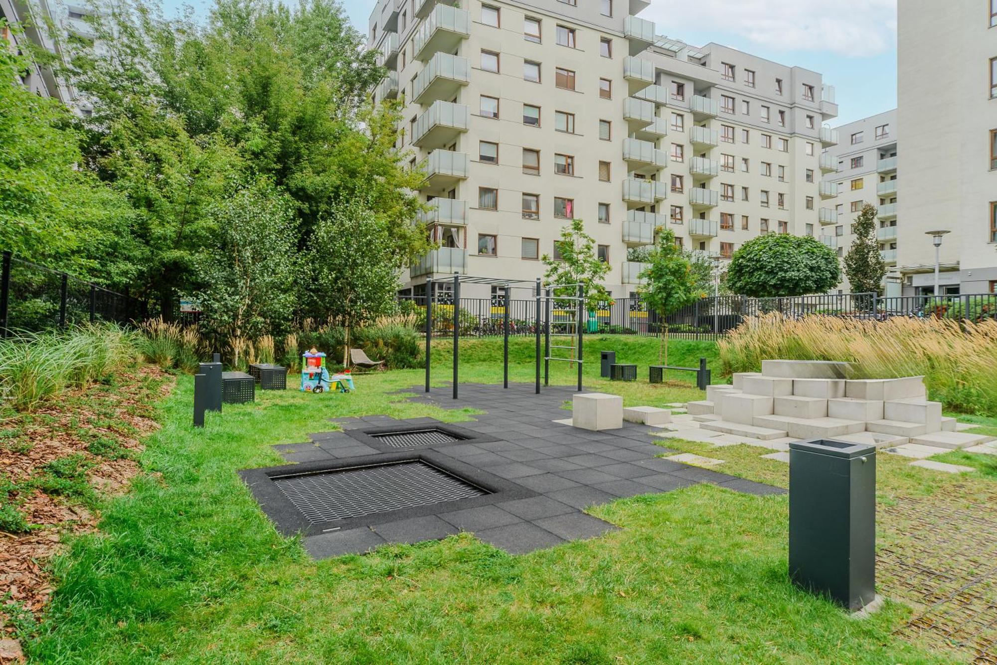 Cozy Family Apartments With Balcony Near Zlote Tarasy Warsaw Room photo