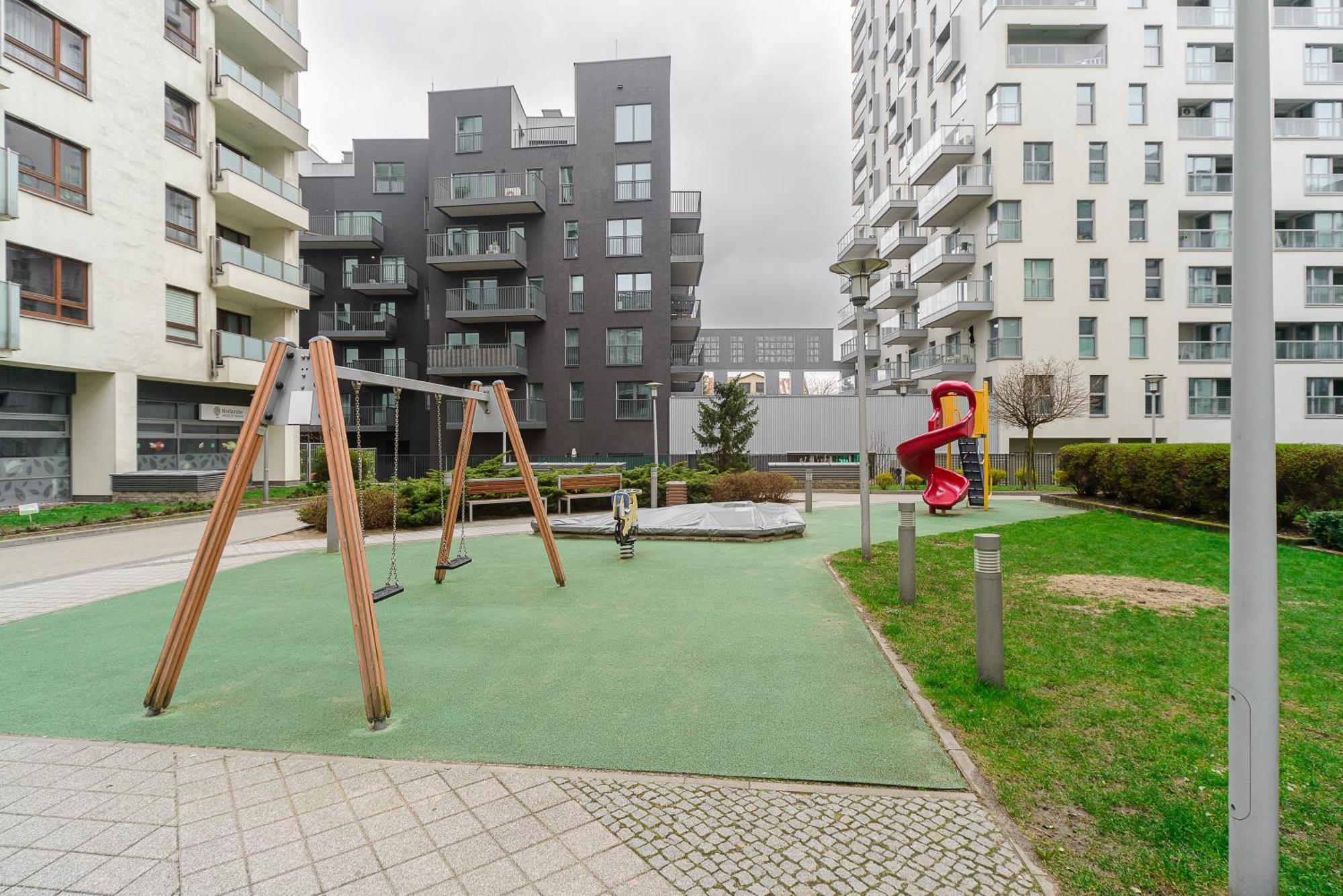 Cozy Family Apartments With Balcony Near Zlote Tarasy Warsaw Exterior photo