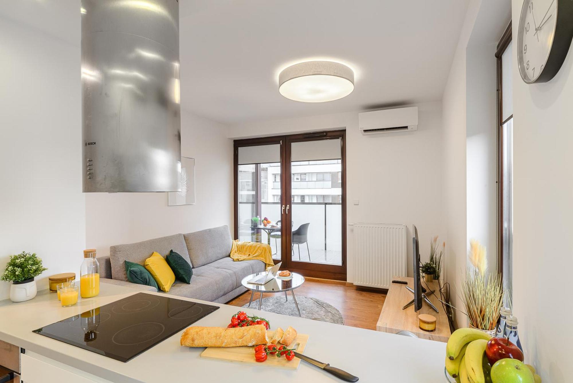 Cozy Family Apartments With Balcony Near Zlote Tarasy Warsaw Exterior photo